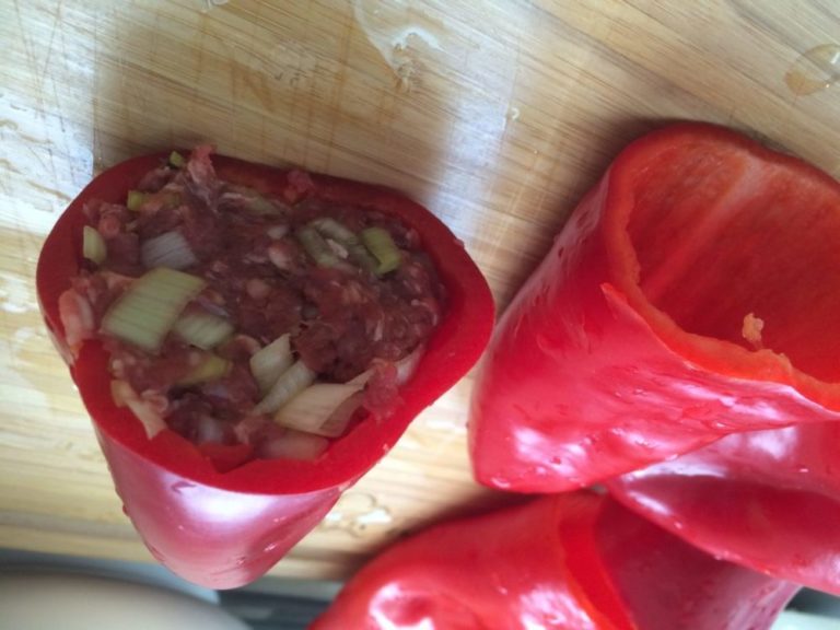 Gefüllte Paprika im Slow-Cooker